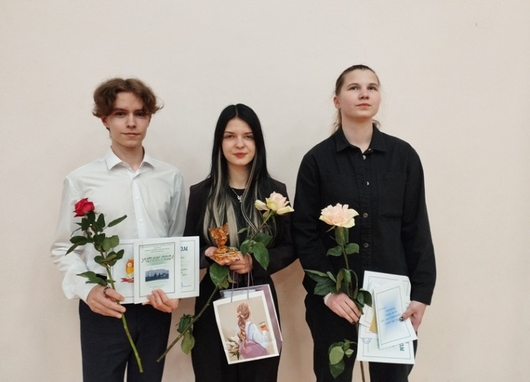 Определен "Ученик года" среди 10-11 классов.