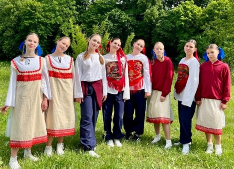 "Линии" в составе делегации от города Пионерский на фестивале "Цветы России".